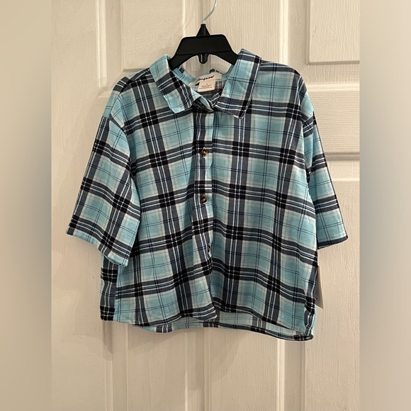 Size small blue black white checkered plaid button up crop top - Picture 2 of 5